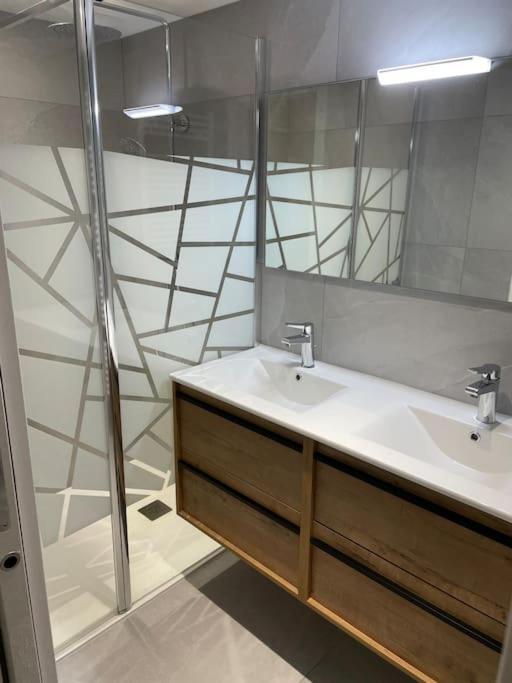 Appartement Atypique Et Fraichement Renove سان فاليه المظهر الخارجي الصورة